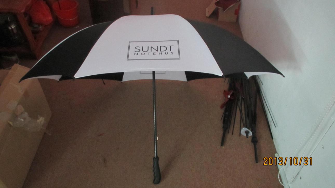 手動(dòng)開(kāi)關(guān)全纖維廣告?zhèn)?廣告雨傘,南寧廣告雨傘定做批發(fā)